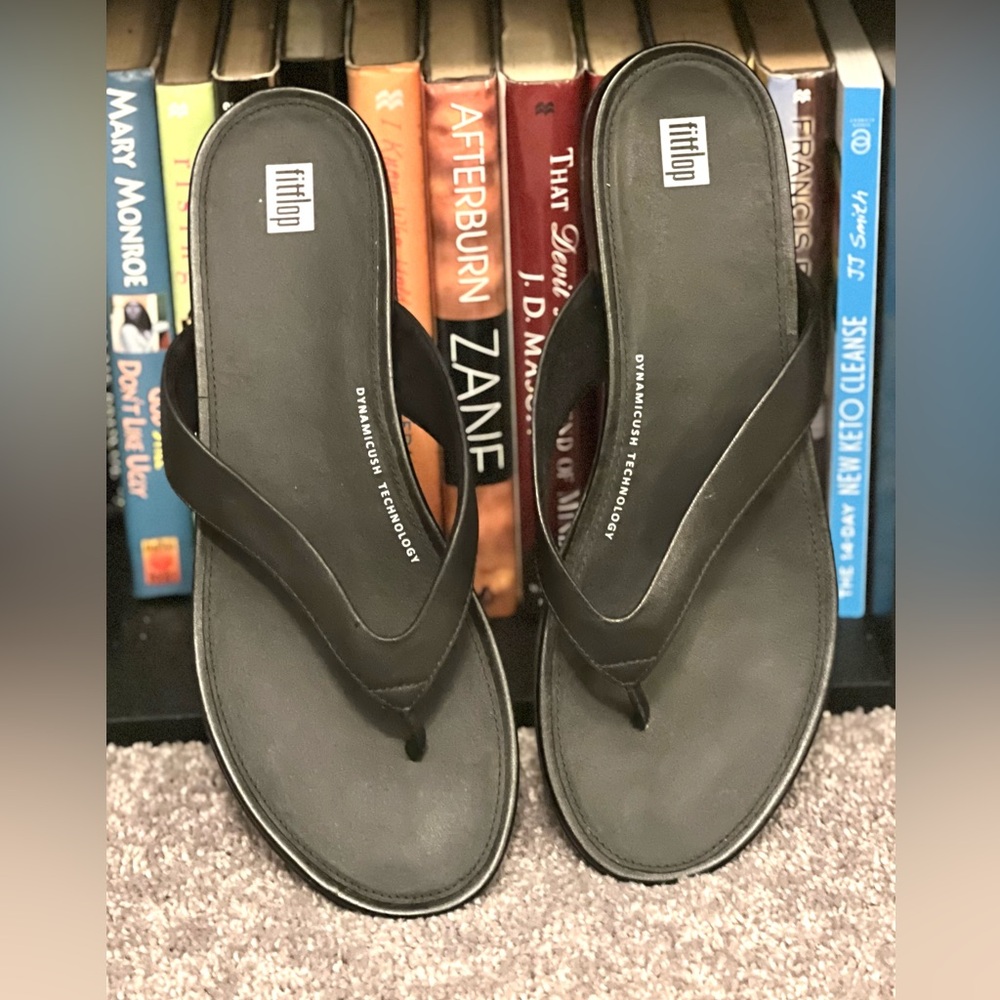 FitFlops GRACIE black leather,  size 11. Great condition